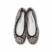 「Pauline Hair Calf Dalmatian Print」White（1万5,800円）