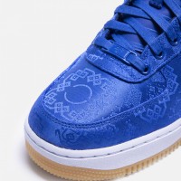 CLOT×NIKE「ROYALE UNIVERSITY BLUE SILK FORCES」（2万5,000円）国内では伊勢丹新宿店で11月2日より先行販売