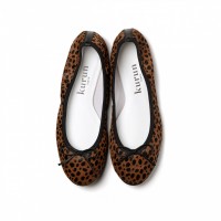 「Pauline Hair Calf Dalmatian Print」Mocha（1万5,800円）