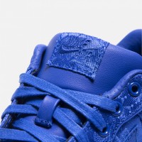 CLOT×NIKE「ROYALE UNIVERSITY BLUE SILK FORCES」（2万5,000円）国内では伊勢丹新宿店で11月2日より先行販売