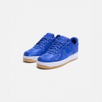 CLOT×NIKE「ROYALE UNIVERSITY BLUE SILK FORCES」（2万5,000円）国内では伊勢丹新宿店限定、11月2日より販売