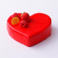 「クール ミロワール フレーズ ピスターシュ（Cœur Miroir Fraise Pistache）」（税込3,456円）※直営ブティック限定