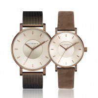 左：「Volare Vintage Gold with Mesh Strap 42mm」VO18VG002M（2万8,000円）、右：「Volare Vintage Gold Brown 36mm」VO18VG001W（2万5,000円）