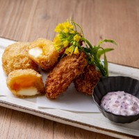 あんぽ柿と海の牡蠣の「カキ」フライ（1,430円）