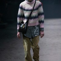 グッチ（GUCCI）が、2020-21年秋冬メンズコレクションショーをイタリア・ミラノのパラッツォ・デッレ・シンティッレ（Palazzo delle Scintille）で開催した。