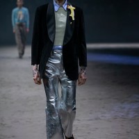 グッチ（GUCCI）が、2020-21年秋冬メンズコレクションショーをイタリア・ミラノのパラッツォ・デッレ・シンティッレ（Palazzo delle Scintille）で開催した。