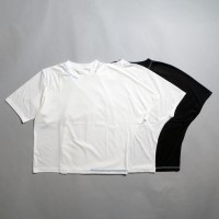 Tシャツ（各税込2万3,100円）