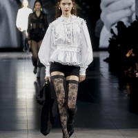 ドルチェ＆ガッバーナ（Dolce&Gabbana）が、2月23日イタリア・ミラノで2020-21秋冬コレクションショーを開催した。