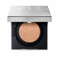 「NARS ナチュラルラディアント ロングウェア クッションファンデーション ケース 5297」（1,300円）