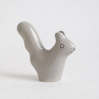 「りす（Squirrel）」（13×12cm/Yellow・Lught Gray/9,500円）