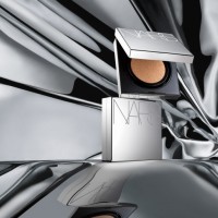 「NARS ナチュラルラディアント ロングウェア クッションファンデーション ケース 5297」（1,300円）