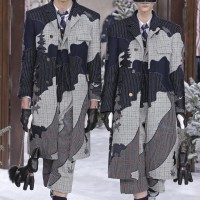 トム ブラウン（Thom Browne）が、パリで2020-21年秋冬コレクションを発表した。