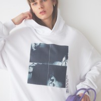 SNIDEL feat. BILLIE EILISH フーディー（11,000円）