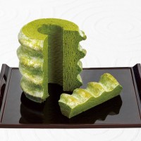 ねんりん家 季節限定「マウントバーム お抹茶」（1本 800円） 8月28日まで販売