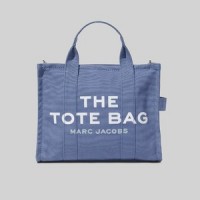 THE SMALL TRAVELER TOTE 2万9000円(+税)