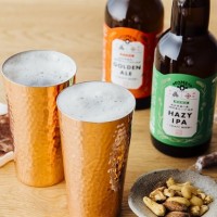 燻製サラミ 540円／燻製ビーフジャーキー 540円／燻製ミックスナッツ 540円／アコメヤのGOLDEN ALE 825円／アコメヤのHAZY IPA 825円／AKOMEYA 銅タンブラー350ml 3,960円