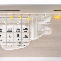 「Off-White™ Ginza Six」