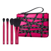 ＜NARS＞アンラップドミニブラシセット 8,910円（税込）