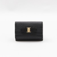 ＜Salvatore Ferragamo／サルヴァトーレフェラガモ＞Compact Wallet 4万9,500円