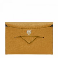 ＜MOYNAT／モワナ＞ エンベロップ パスポートホルダー Saffron yellow/Taupe 4万4,000円