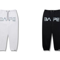 BAPE(R) X HAJIME SORAYAMA LOGO SWEAT PANTS COLOR: WHITE, BLACK 2万4,200円 (税込)