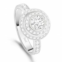 「ポセション」エンゲージメントリング プラチナ、センターダイヤモンド約0.5ct～ 160万1,600円～ ©Piaget 2022