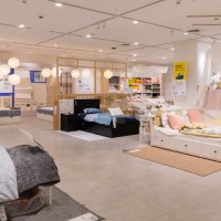 6階：リビングルーム、ベッドルーム、収納家具をまとめて展示