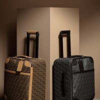 「フェンディ クラシック（FENDI Classic）」