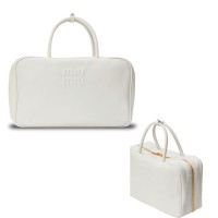 ＜miu miu／ミュウミュウ＞バッグ 33万5,500円 (予定価格)