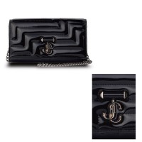 ＜JIMMY CHOO／ジミー チュウ＞VARENNE WALLET CHAIN 12万8,700円 ※11月下旬販売予定