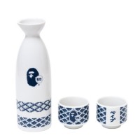 BAPE STORE®︎ ISETAN MEN’S SAKE SET COLOR: NAVY 1万1,000円 (税込)