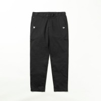 【パンツ】Tapered Stretch Pants 2万2,000円（税込）