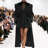 GIVENCHY FALL - WINTER 2023 WOMEN'S READY-TO-WEAR COLLECTION