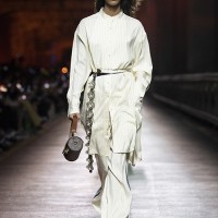 LOUIS VUITTON 2023ウィメンズ・プレフォール ファッションショー