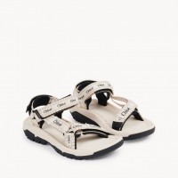 Chloé × Teva HARRICANE XLT 2 価格6万4,900円（税込）