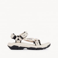 Chloé × Teva HARRICANE XLT 2 価格6万4,900円（税込）