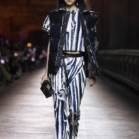 LOUIS VUITTON 2023ウィメンズ・プレフォール ファッションショー