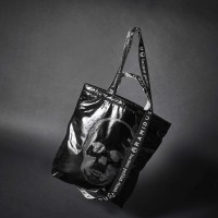 「TOTE BAG (M)」Size：W380-295 H370 D90(mm) 3万6,300円（税込）