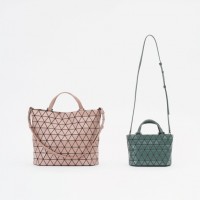 CRYSTAL GLOSS Handbag 13万9,700円(H300×W350×D135) Small Handbag 11万5,500円(H165×W290×D110)