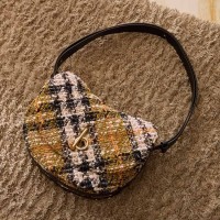 ＜BURBERRY／バーバリー＞ 「ミディアム ロッキングホース」バッグ 39万6,000円