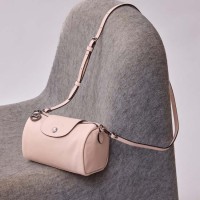 ＜LONGCHAMP／ロンシャン＞ル プリアージュ® エクストラ XS クロスボディバッグ 7万400円 (素材:牛革／20x10x13cm)