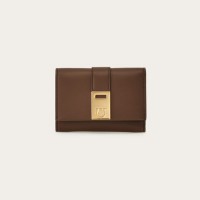 ＜FERRAGAMO／フェラガモ＞ コンパクトウォレット 9万9,000円 (素材:牛革／H9.5×W12×D2cm)