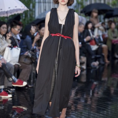 【東コレ2013SS】「ナオシサワヤナギ」が日本の素材でつくる空気感