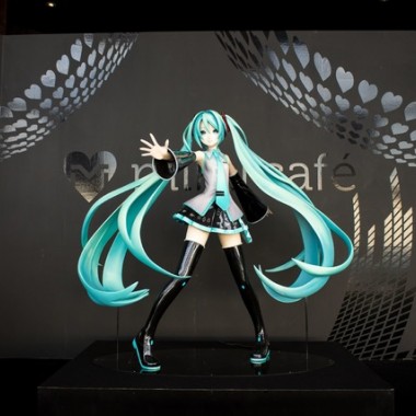 初音ミク仕様「ミクカフェ」が六本木ヒルズ展望台に期間限定オープン。1日100袋限定“はちゅねミクどら焼き”も販売