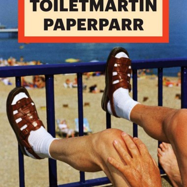 『TOILETPAPER』のゲストに写真家マーティン・パーを迎えた特別イシュー【ShelfオススメBOOK】