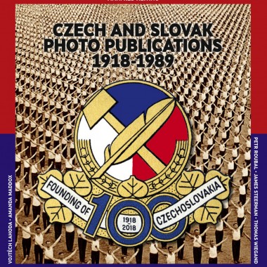 写真、グラフィック、タイポグラフィー、デザインで顧みるチェコスロバキア共和国の100年! 【ShelfオススメBOOK】