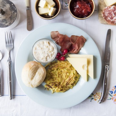 原宿の“世界の朝食レストラン”1周年! 人気のスイスの朝ごはんが再登場