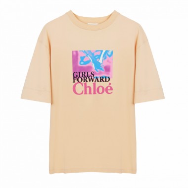 クロエがユニセフとジェンダー平等を目指しパートナーシップ。Tシャツとジュエリーを発売