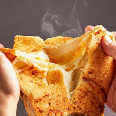 高級食パン専門店 「明日が楽しみすぎて」から最高級チーズ×高級食パンを組み合わせた新商品が登場