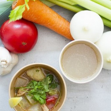 サザビーリーグから新たな食のブランド「CHARBY BONE BROTH」がデビュー